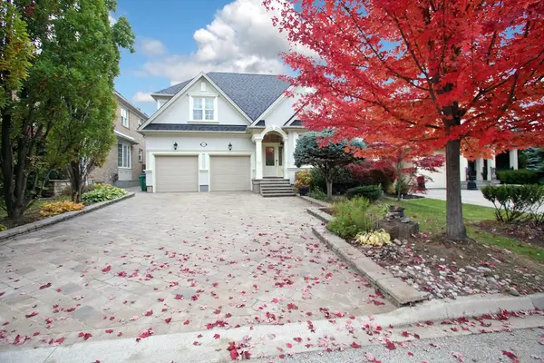 549 Renshaw CT, Mississauga, ON L5H 4L6