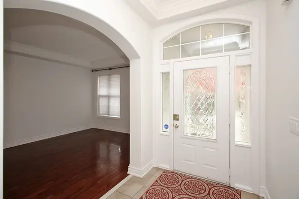 549 Renshaw CT, Mississauga, ON L5H 4L6