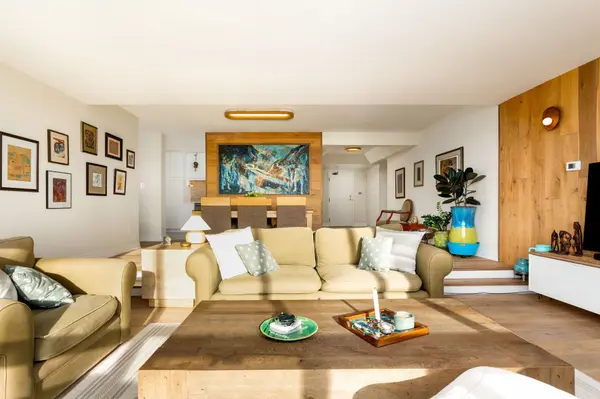 2180 Marine DR #1401, Oakville, ON L6L 5V2