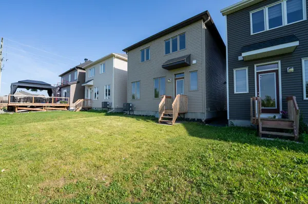 604 Perseus AVE, Barrhaven, ON K2J 6S7