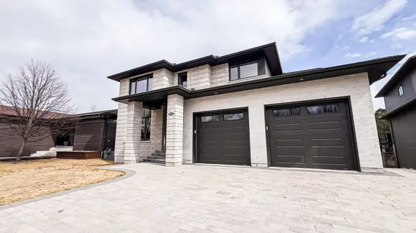 421 Pearce ST, North Bay, ON P1C 1M8