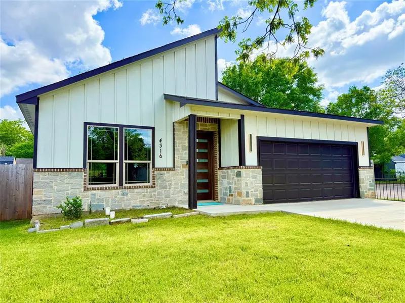 4316 Penrod Avenue, Cockrell Hill, TX 75211