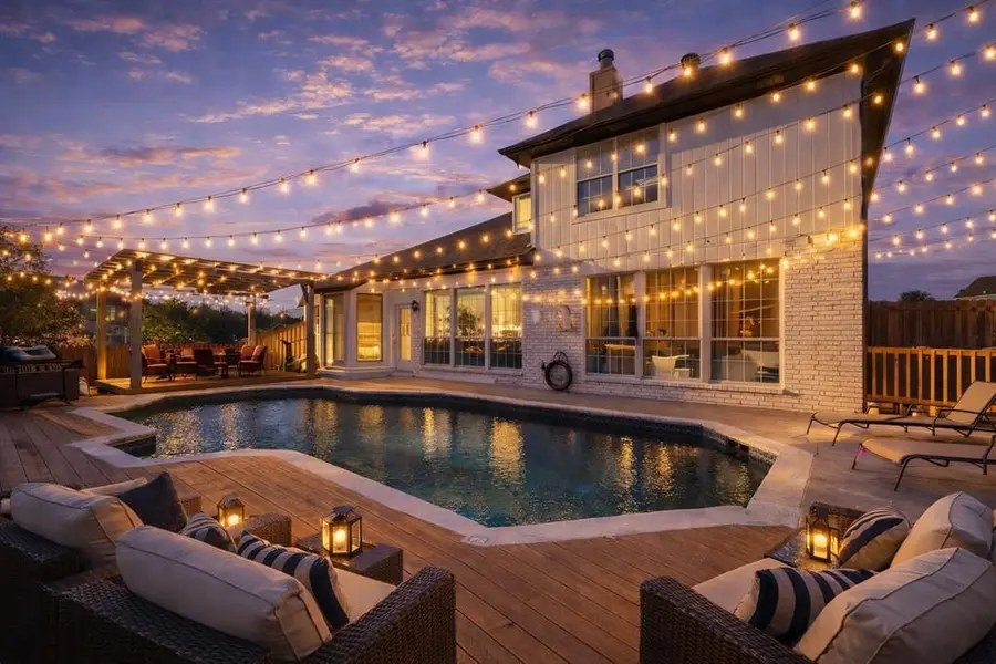 8324 Autumncrest Court, Dallas, TX 75249