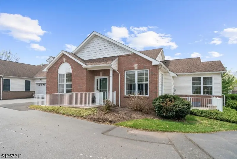 22 Samson Dr, Raritan Twp., NJ 08822