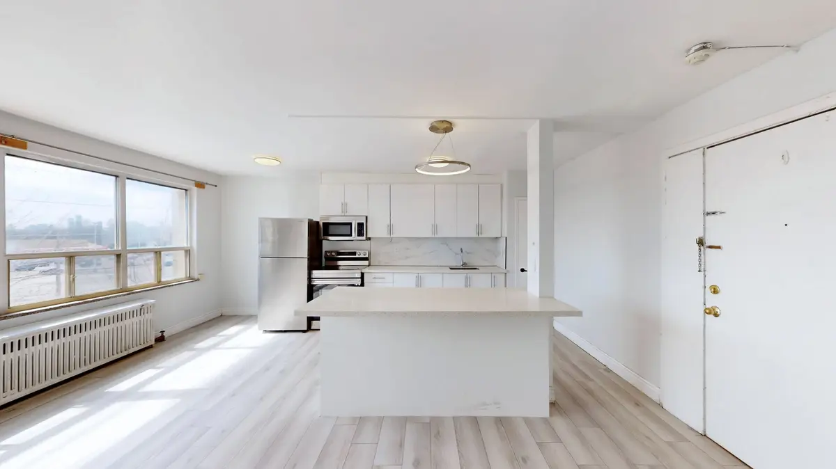 896 Eglinton AVE E #314, Toronto C11, ON M4G 2L2