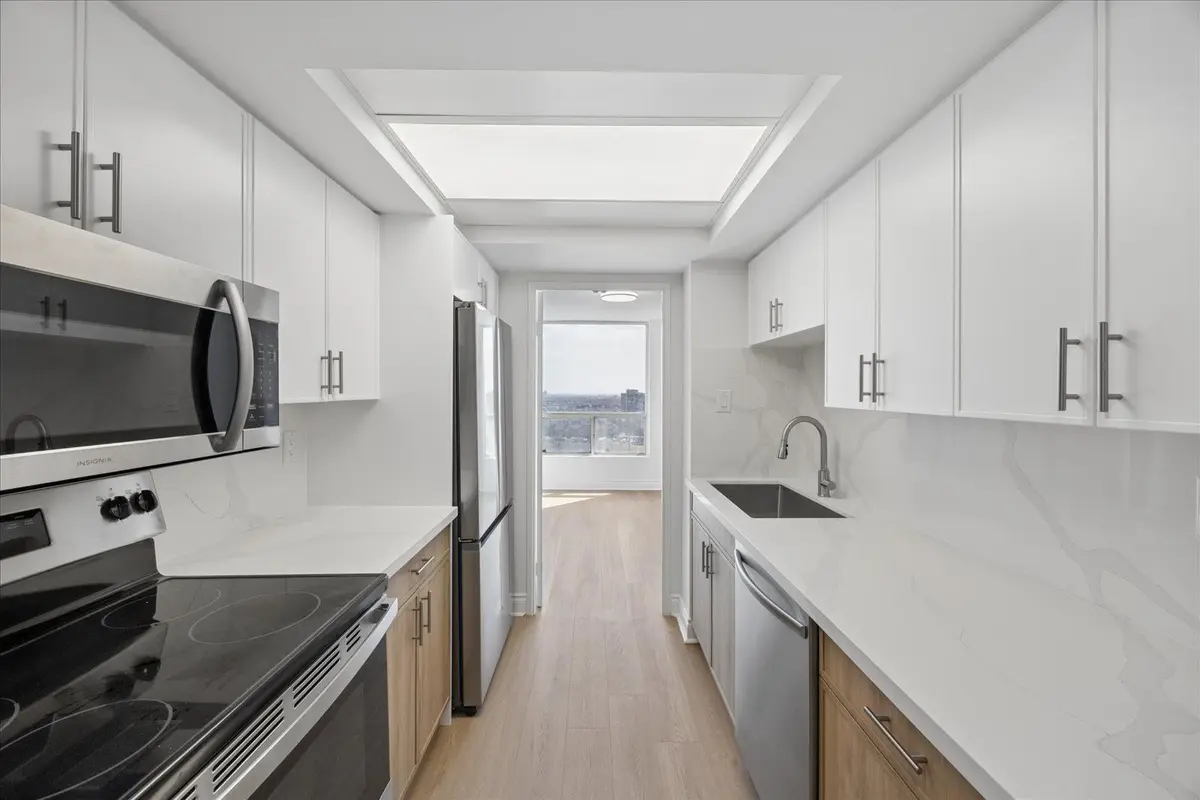 4460 Tucana CT #1804, Mississauga, ON L5R 3K9