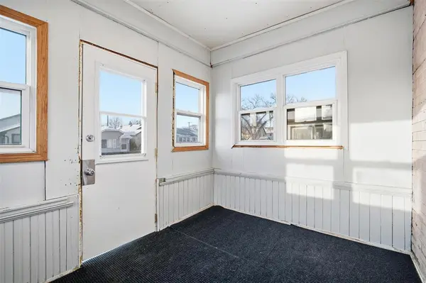 1405 Elgin AVE, Winnipeg, MB R3E 1B7