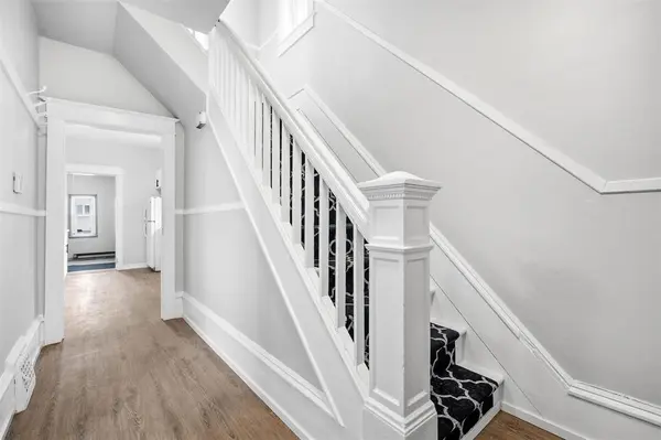 1405 Elgin AVE, Winnipeg, MB R3E 1B7