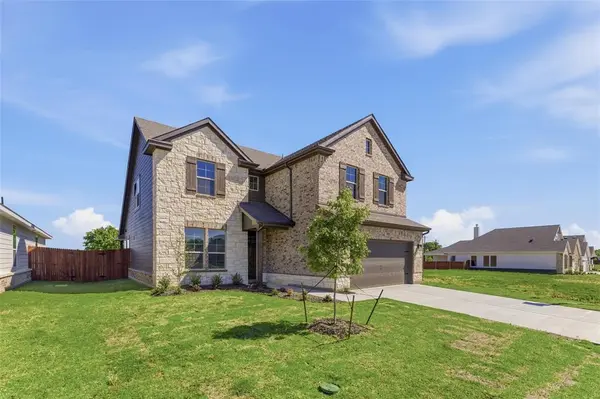 1237 Sabine River Lane, Springtown, TX 76082