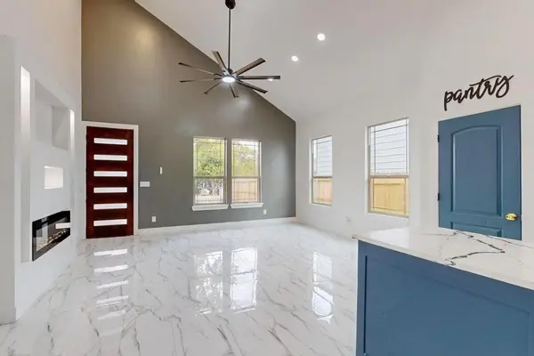 4316 Penrod Avenue, Cockrell Hill, TX 75211