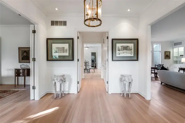 5865 Farquhar Lane, Dallas, TX 75209