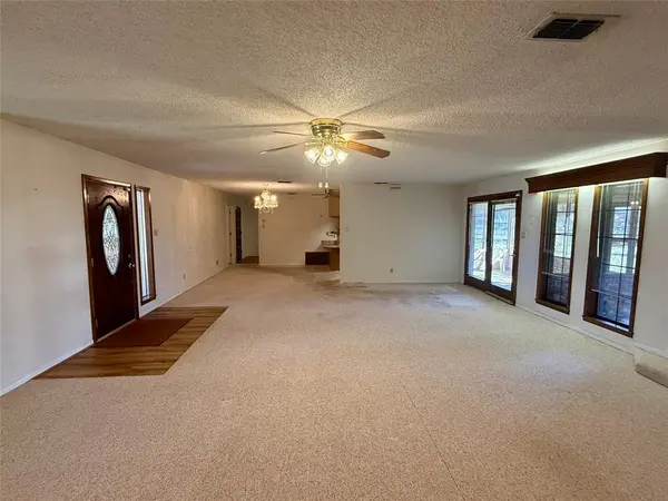 1401 W Hill Lane, Coleman, TX 76834