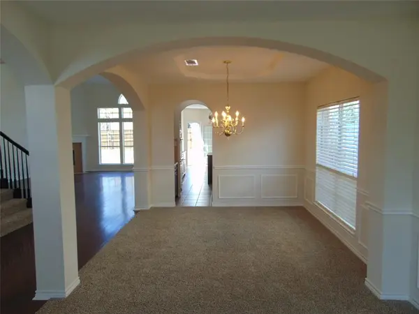 1823 Wildwood Lane, Glenn Heights, TX 75154