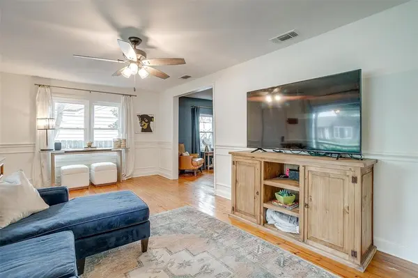 3705 Collinwood Avenue, Fort Worth, TX 76107