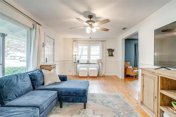 3705 Collinwood Avenue, Fort Worth, TX 76107