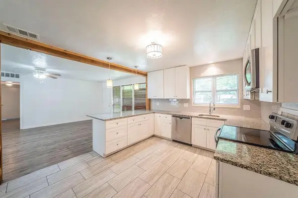 5520 Trail Lake Drive, Fort Worth, TX 76133