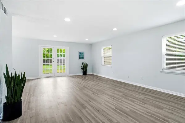 2823 Ermine Way, Farmers Branch, TX 75234