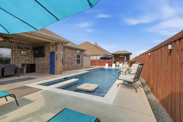 509 Autumn Run Drive, Midlothian, TX 76065