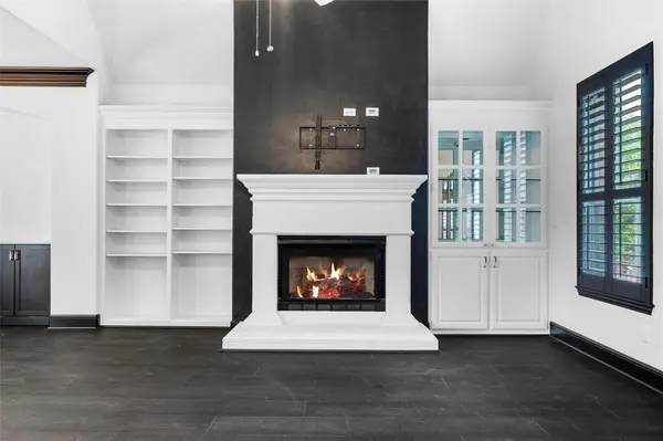 4160 Towne Green Circle, Addison, TX 75001