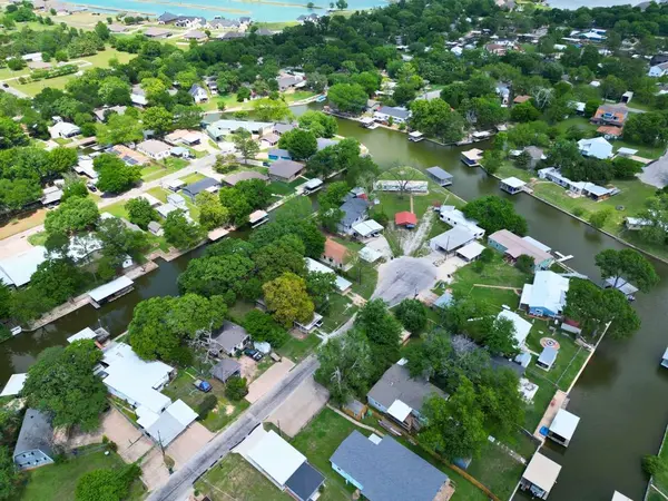 4316 Elmwood Court, Granbury, TX 76049