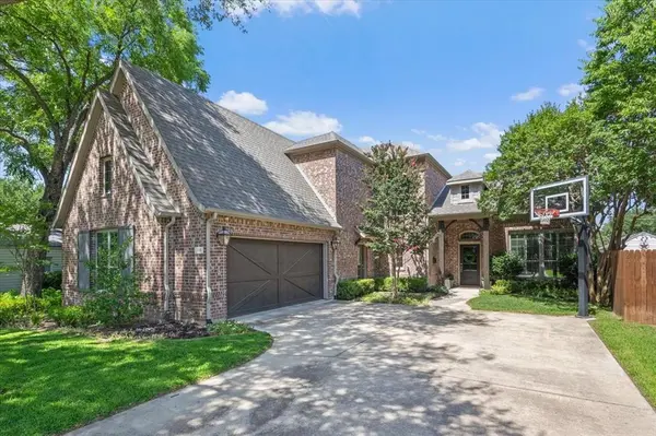 708 Northwood Road, Fort Worth, TX 76107