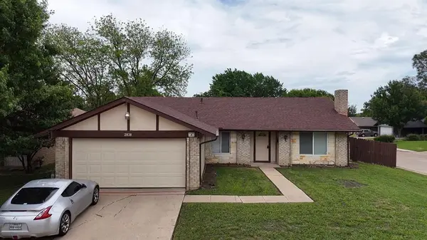 2838 Padre Lane, Grand Prairie, TX 75052