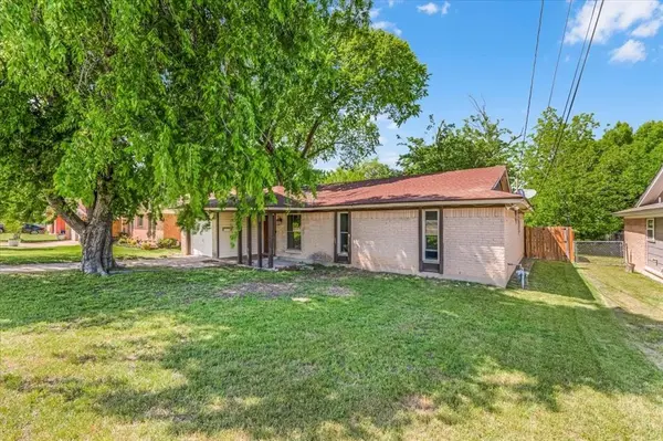 327 E Center Street, Duncanville, TX 75116