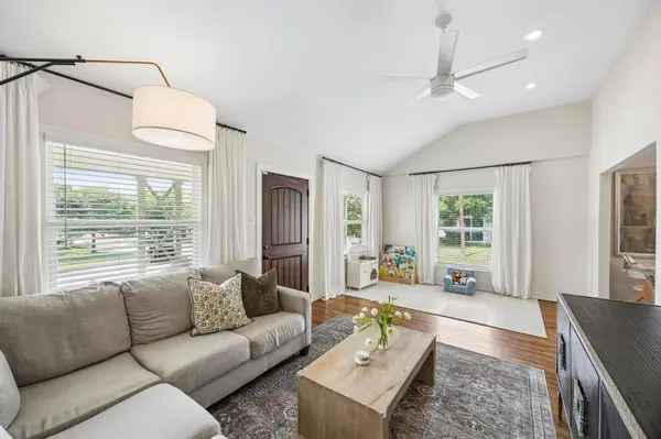 4636 Calmont Avenue, Fort Worth, TX 76107