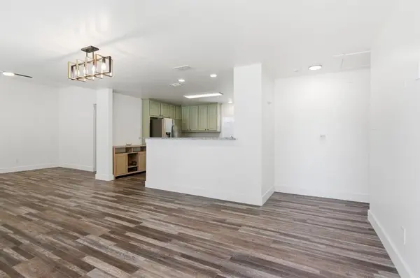 105 Anderson Street, Burleson, TX 76028