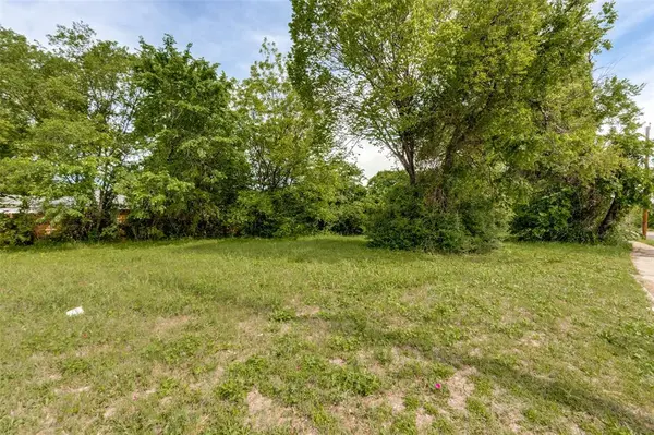 3711 Carpenter Avenue, Dallas, TX 75210