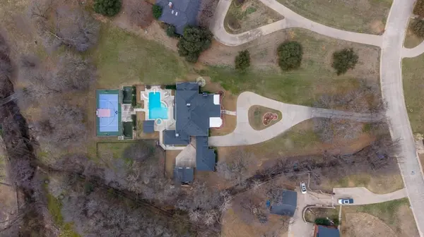 207 Oakridge Trail, Kennedale, TX 76060