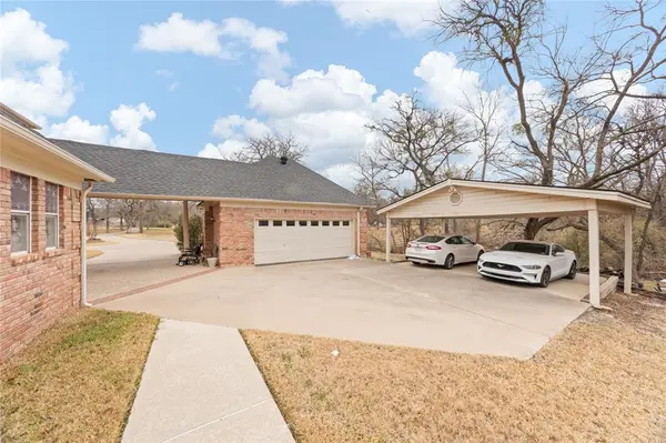 207 Oakridge Trail, Kennedale, TX 76060