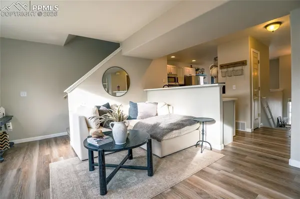 43 Vale CIR, Palmer Lake, CO 80133