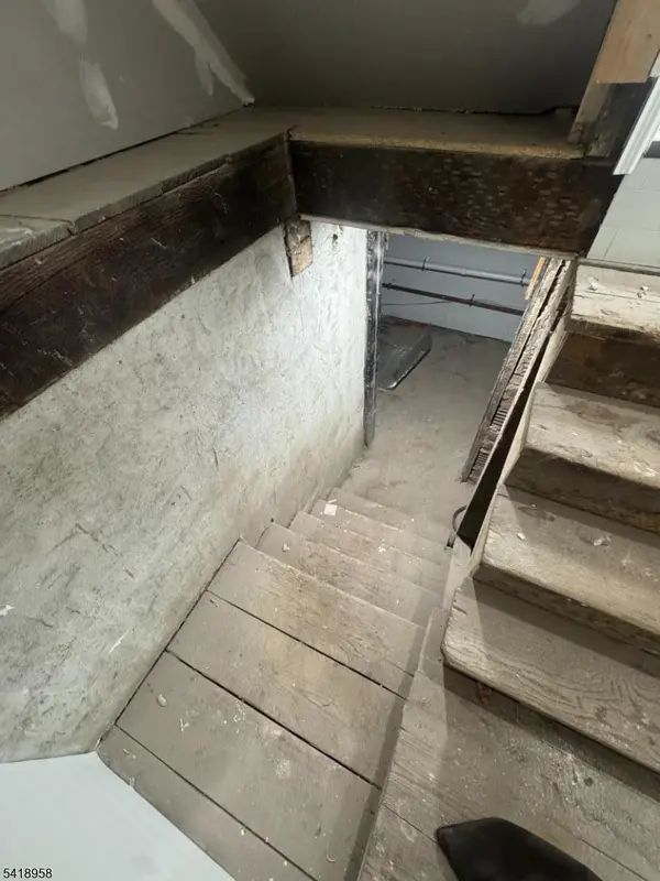 81 Tremont Ave, Newark City, NJ 07106