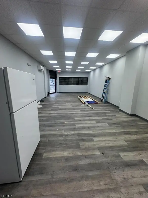 81 Tremont Ave, Newark City, NJ 07106