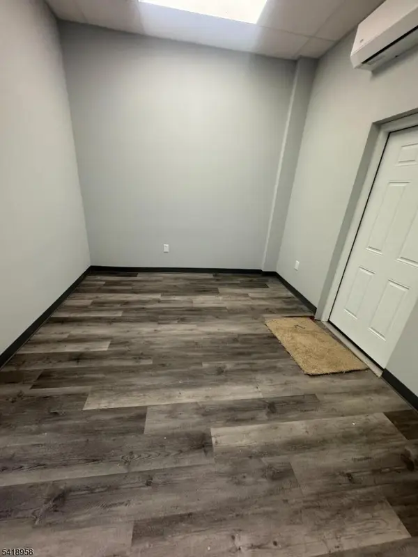 81 Tremont Ave, Newark City, NJ 07106