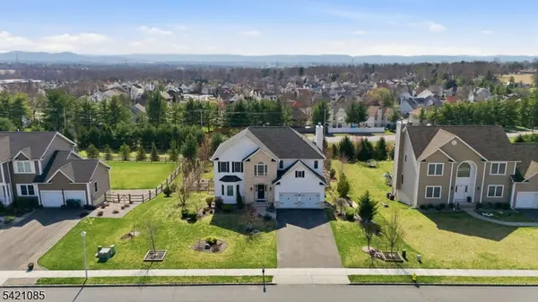 13 Jacob Way, Lopatcong Twp., NJ 08865