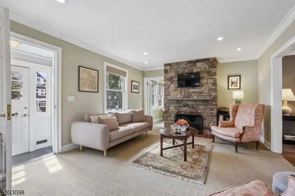 395 Meadowbrook Ln, South Orange Village Twp., NJ 07079