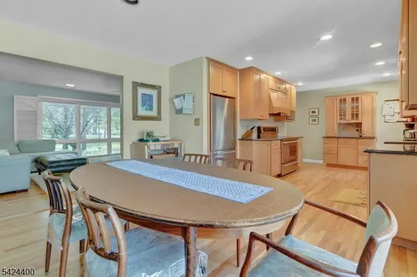 259 Long Meadow Rd, Kinnelon Boro, NJ 07405