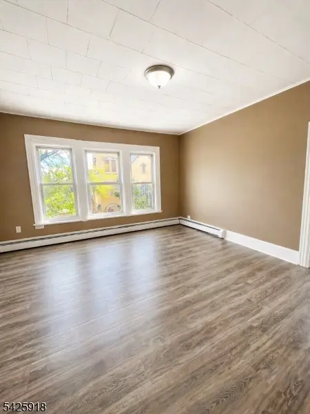 33 RICHELIEU TERRACE #3, Newark City, NJ 07106