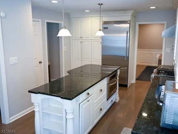 48 Canoe Brook Pkwy, Summit City, NJ 07901