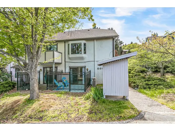 495 CHESTNUT ST #16, Ashland, OR 97520