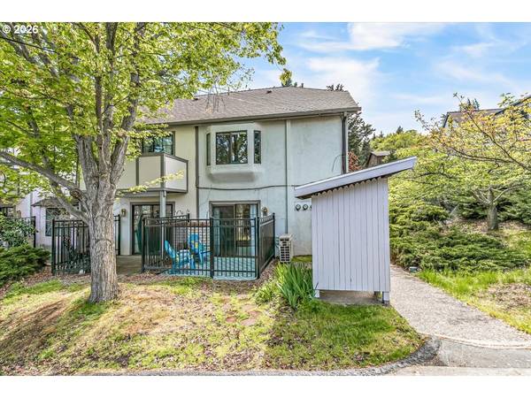 495 CHESTNUT ST #16, Ashland, OR 97520