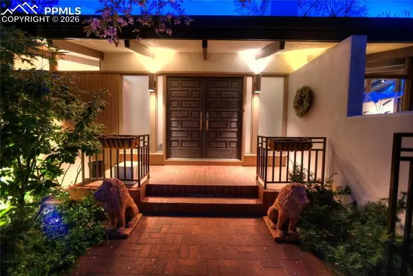 2 Heather DR, Colorado Springs, CO 80906