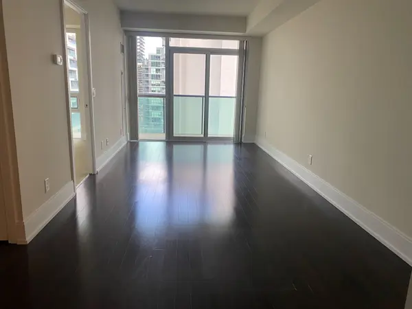 70 Roehampton AVE #811, Toronto C10, ON M4P 1R2