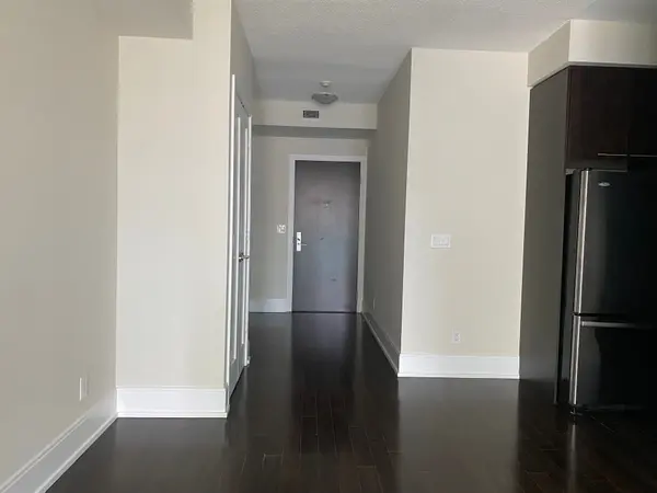 70 Roehampton AVE #811, Toronto C10, ON M4P 1R2