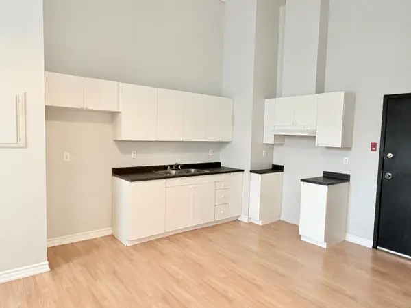 19 Dunlop ST W #205, Barrie, ON L4N 1A1