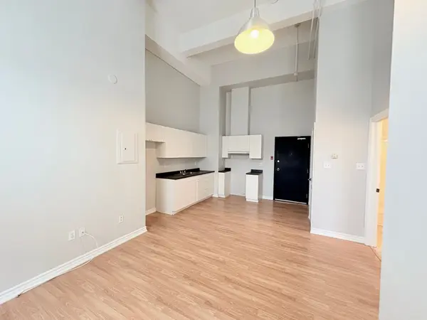 19 Dunlop ST W #205, Barrie, ON L4N 1A1