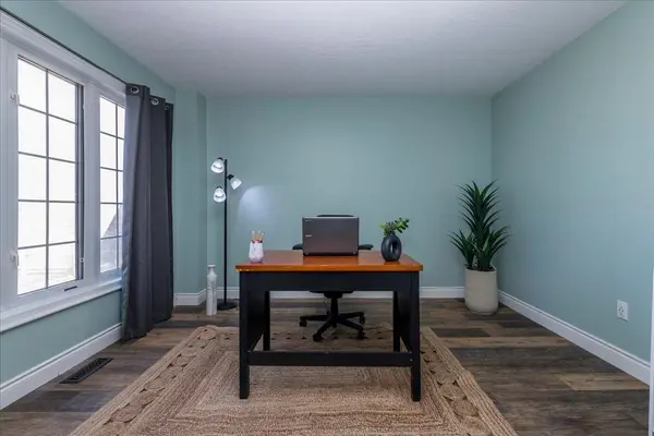 83 Violet ST, Barrie, ON L4N 9N3