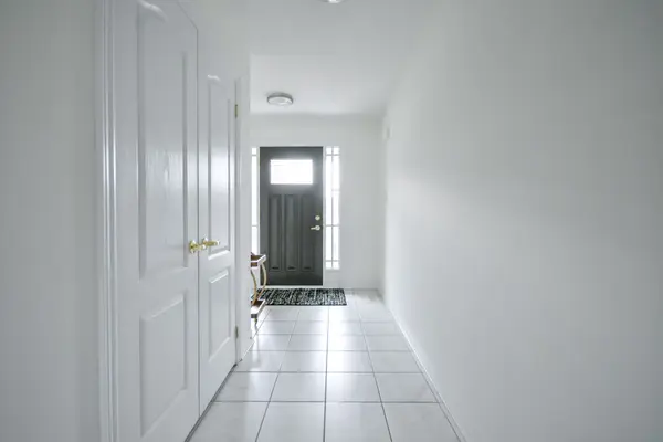 18 Foley CRES, Collingwood, ON L9Y 3B7